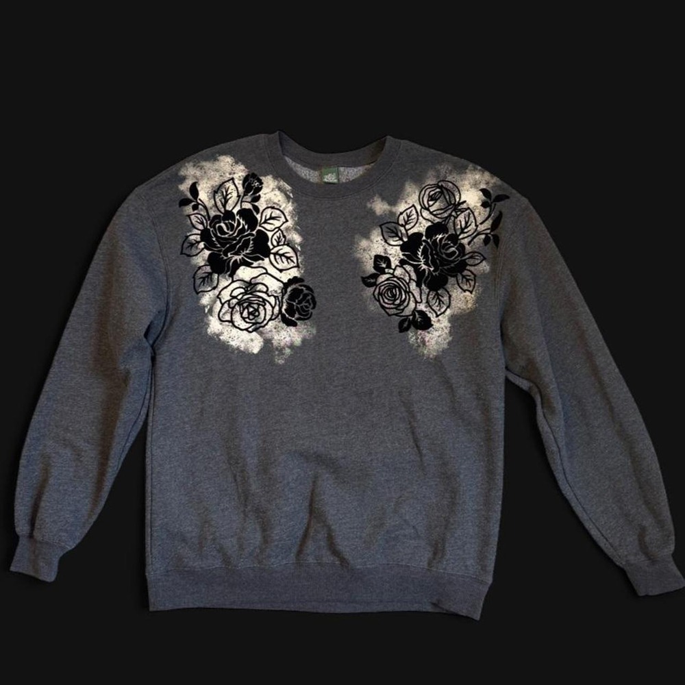 Wild Fable Whimsigoth Bleached Floral Rose Velvet Graphic Sweatshirt Size M
